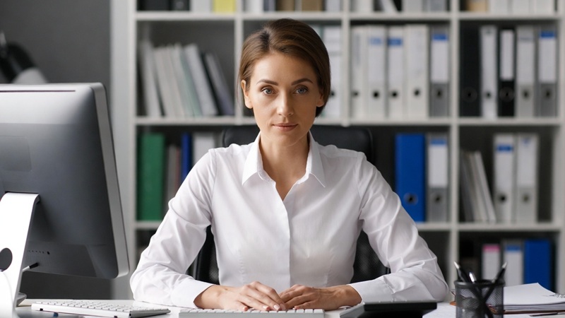 Emma Michell vs. Traditional Accounting Firms